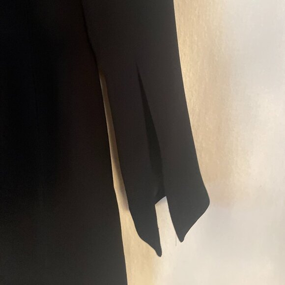 Elegant Tristan & Iseut Black Long Jacket: Size 2 - Picture 4 of 16